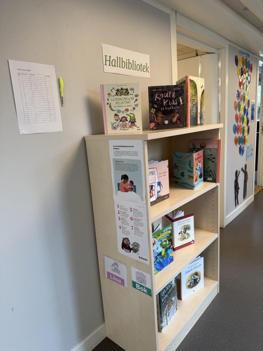 Hallbibliotek på kulturförskolan tibble i kungsängen