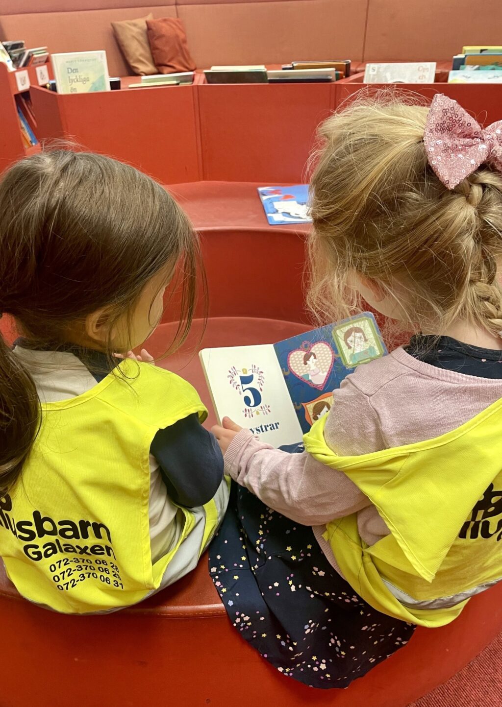 På Galaxens förskola läggs stor vikt vid språkutveckling, det är ett prioriterat mål och en naturlig del av verksamheten varje dag