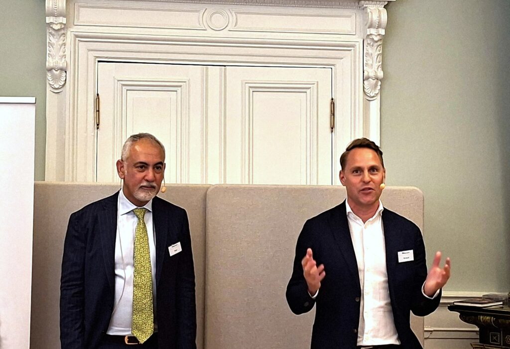 Invigning på Drottninggatan 86 och bokrelease för Bijan Fahimi